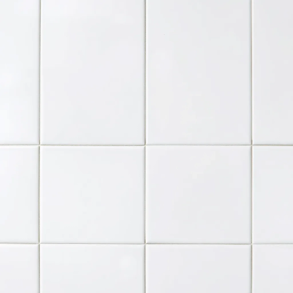 Białe płytki do łazienki 30x60