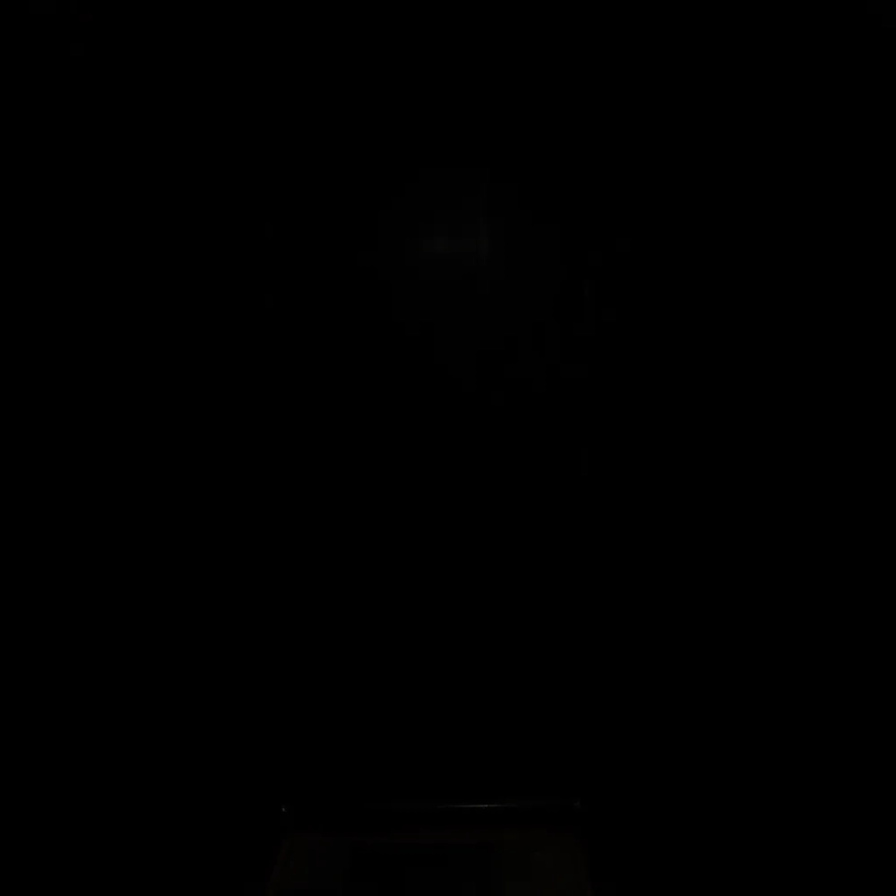 Ciemne ściany w małym pokoju