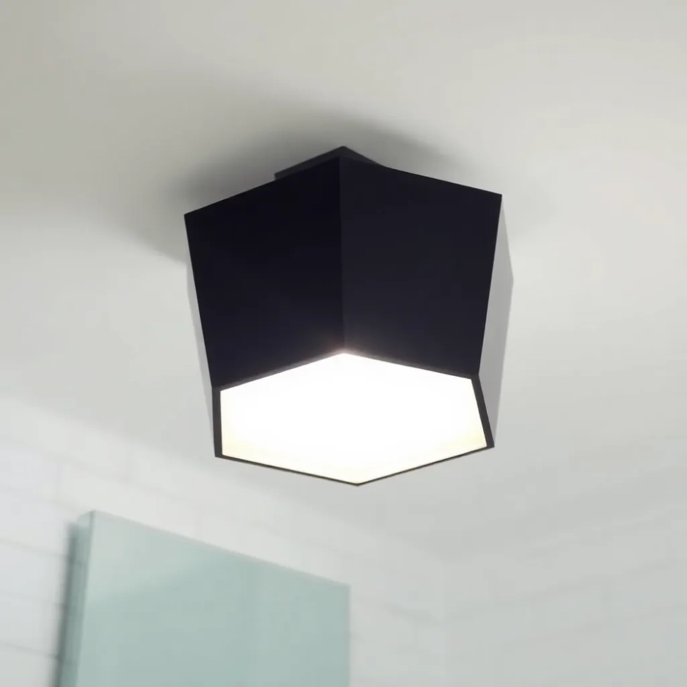 Lampa sufitowa do łazienki czarna