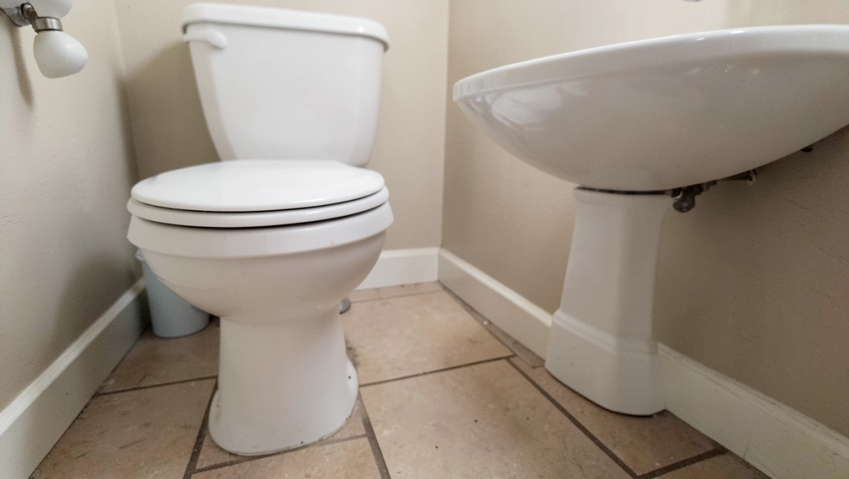 odległość wc od umywalki