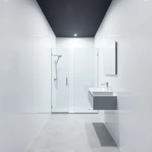 Bardzo wąska łazienka z prysznicem