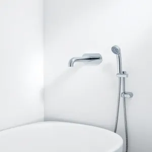 Bateria wannowa ścienna z prysznicem