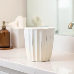 Białozłoty kosz na śmieci do łazienki