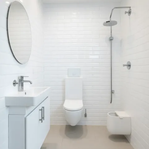 Biały montaż łazienki