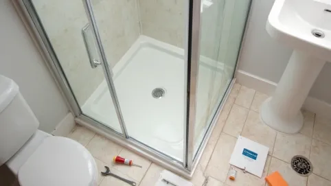 Demontaż i montaż kabiny prysznicowej