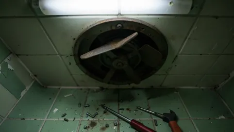 Demontaż wentylatora łazienkowego