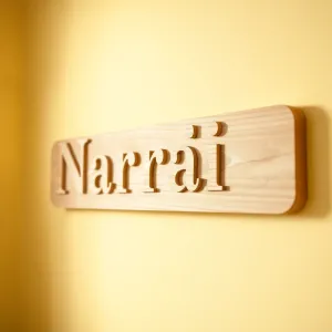 Drewniany napis na ścianę do pokoju dziecka