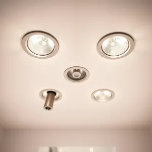 Halogeny sufitowe do łazienki