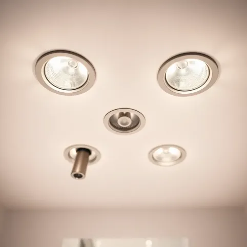 Halogeny sufitowe do łazienki