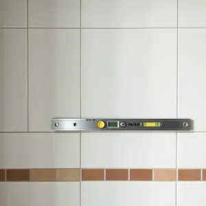 Jak układać płytki na ścianie w łazienkach