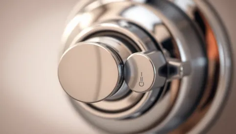 Jak ustawić termostat w baterii prysznicowej