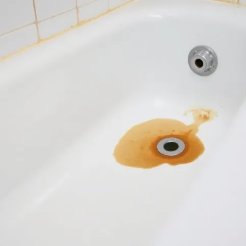 Jak usunąć rdzę z wanny