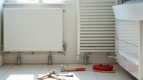 jak wymienić grzejnik łazienkowy