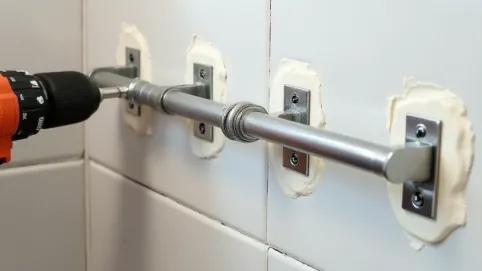 Jak zamontować drążek prysznicowy