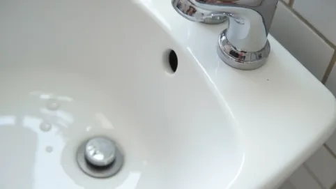 jaki otwór pod baterię umywalkową