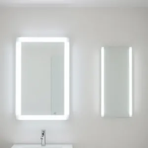 Lampy do łazienki przy lustrze