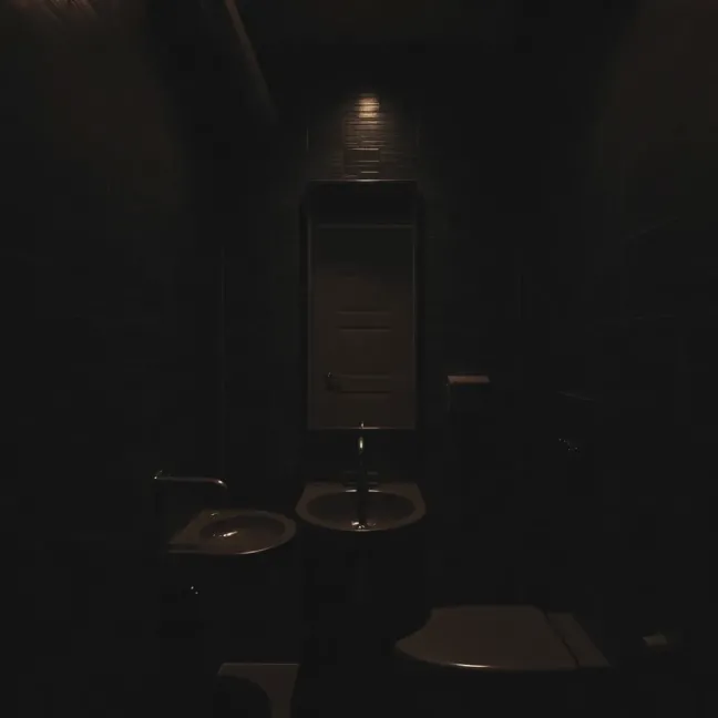 Mała ciemna łazienka