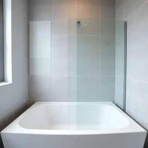 Mała wanna z parawanem