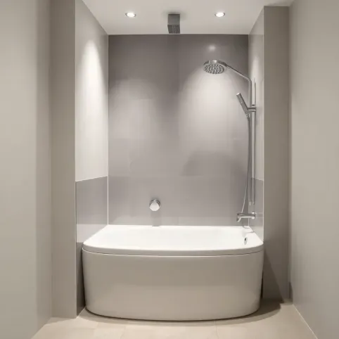 Mała wanna z prysznicem