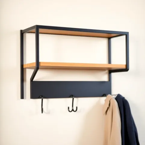 Metalowy wieszak do przedpokoju z półką