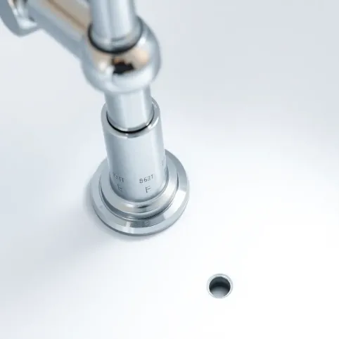 Montaż baterii na wannie akrylowej