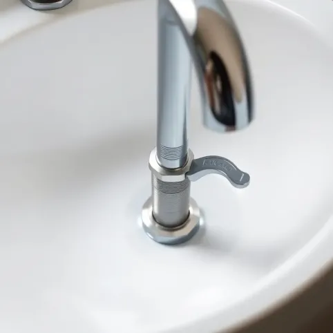 Montaż baterii umywalkowej stojącej