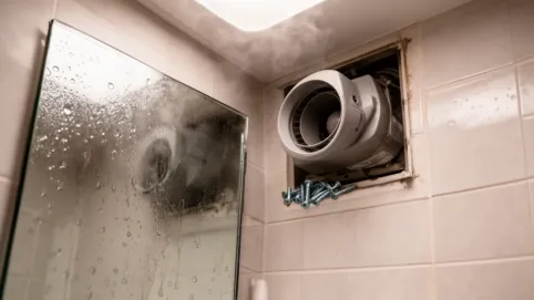 montaż wentylatora łazienkowego w bloku