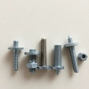 Na czym powiesić szafkę łazienkową