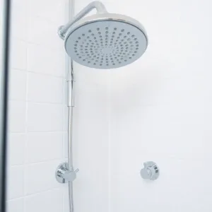 Na jakiej wysokości bateria prysznicowa z deszczownicą