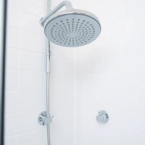 Na jakiej wysokości bateria prysznicowa z deszczownicą