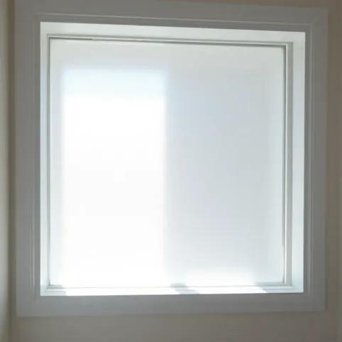 Okno do łazienki z szybą mleczna