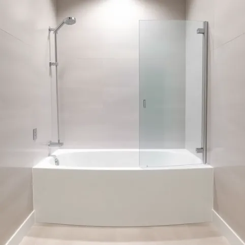 Płytka wanna z prysznicem