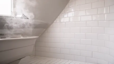 płytki na skosie w łazience