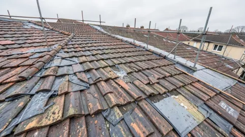 renowacja dachu bloku mieszkalnego