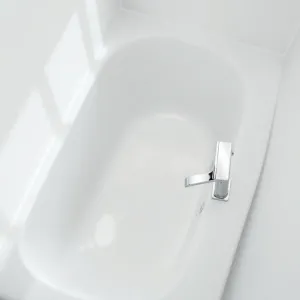 Wanna narożna z baterią nawannową