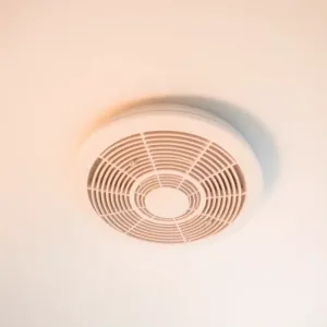 Wentylacja łazienki w suficie